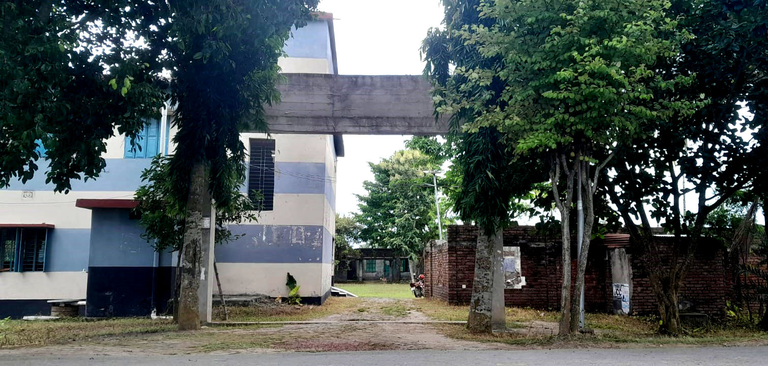 কলেজ গেট