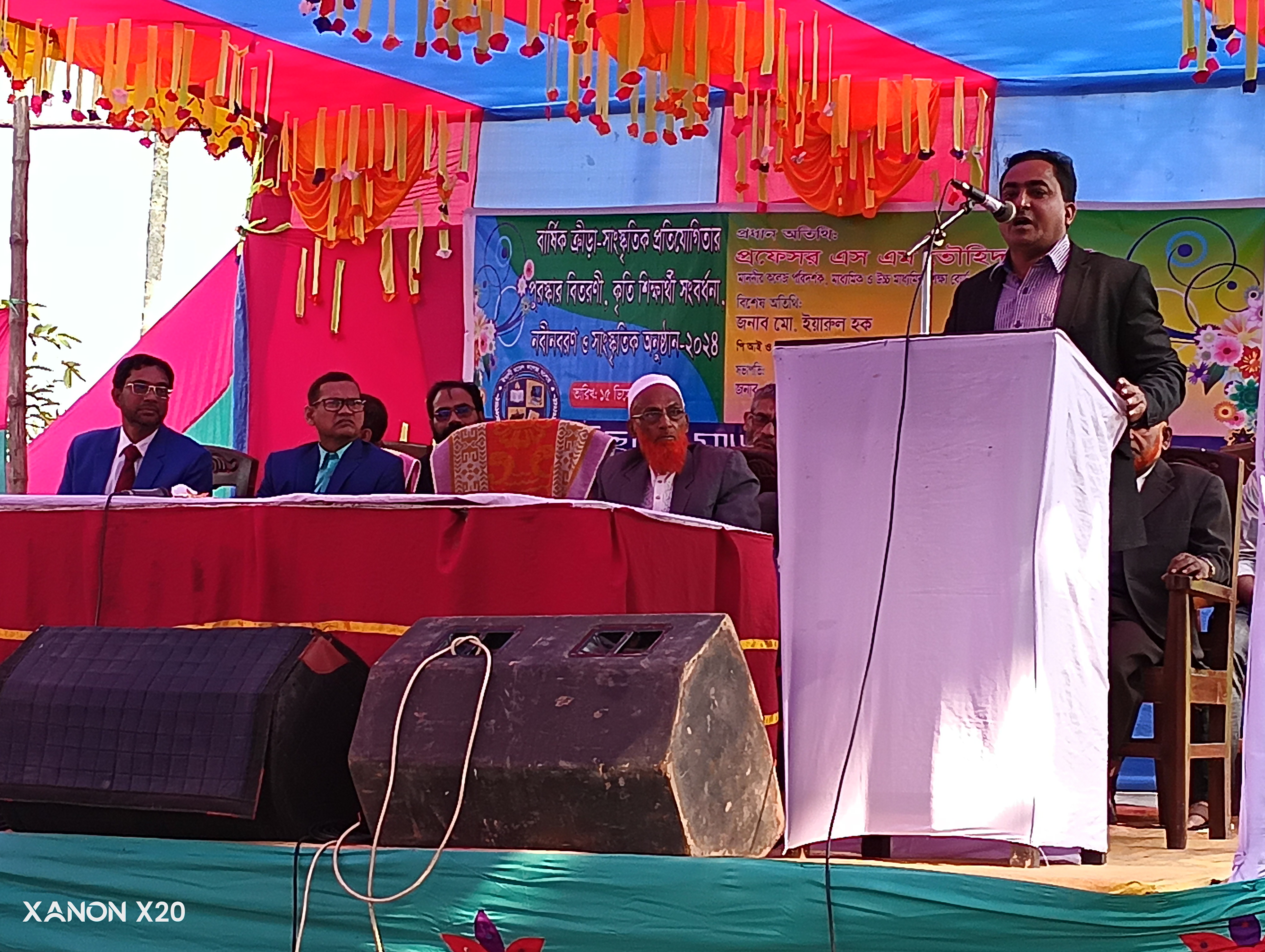 নবীন বরন উপলক্ষে ভাষন দিচ্ছেন কলেজ পরিদশর্ক এস এম তৌহুদুজ্জামান, icmc, ichhali model college,imc