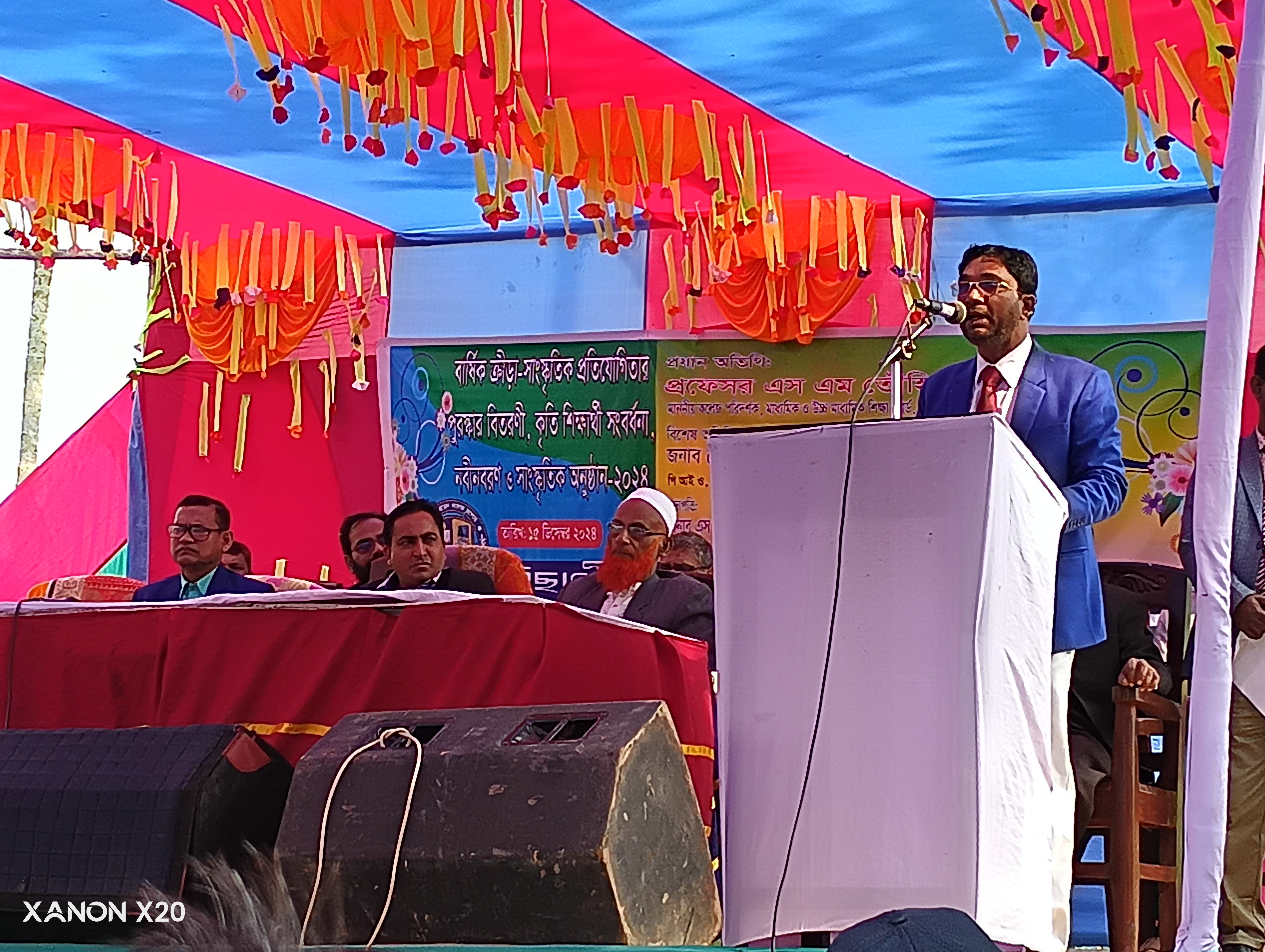 নবীন বরন উপলক্ষে ভাষন দিচ্ছেন কলেজ প্রতিষ্ঠাকালীন অধ্যক্ষ জনাব মহমুদ আলম, icmc, ichhali model college,imc